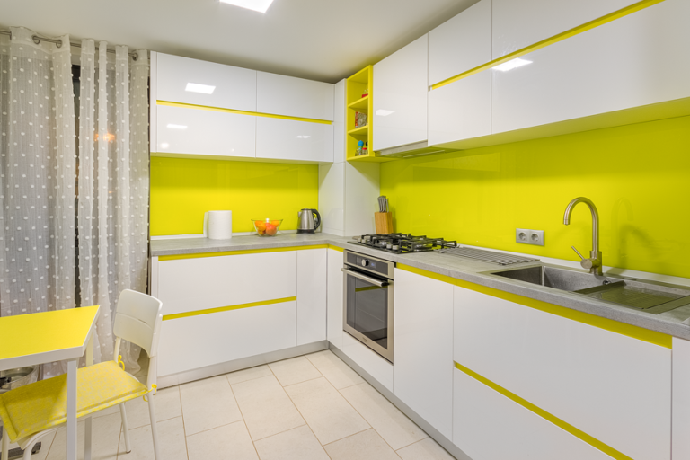 Colorful modern bespoke fitted kitchen